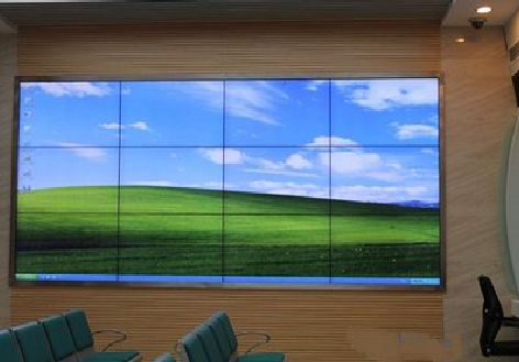 龙胜液晶拼接屏的另类用法。