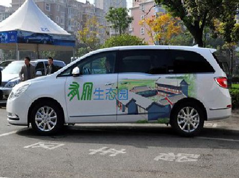 龙胜户外车贴喷绘如何保持效果?